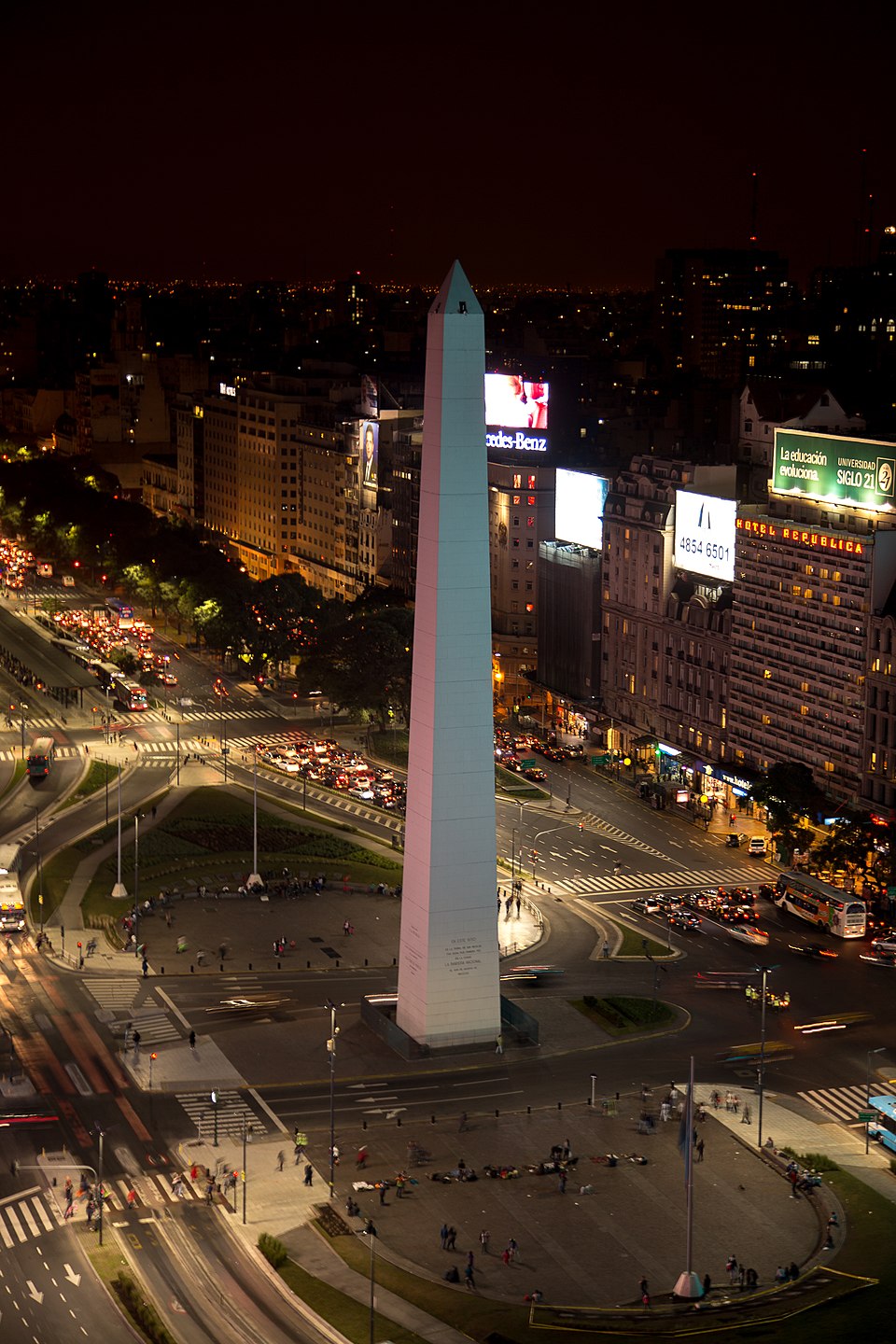 Qué visitar alrededor de la Avenida 9 de Julio en Buenos Aires buenos aires (20234294752) (1)